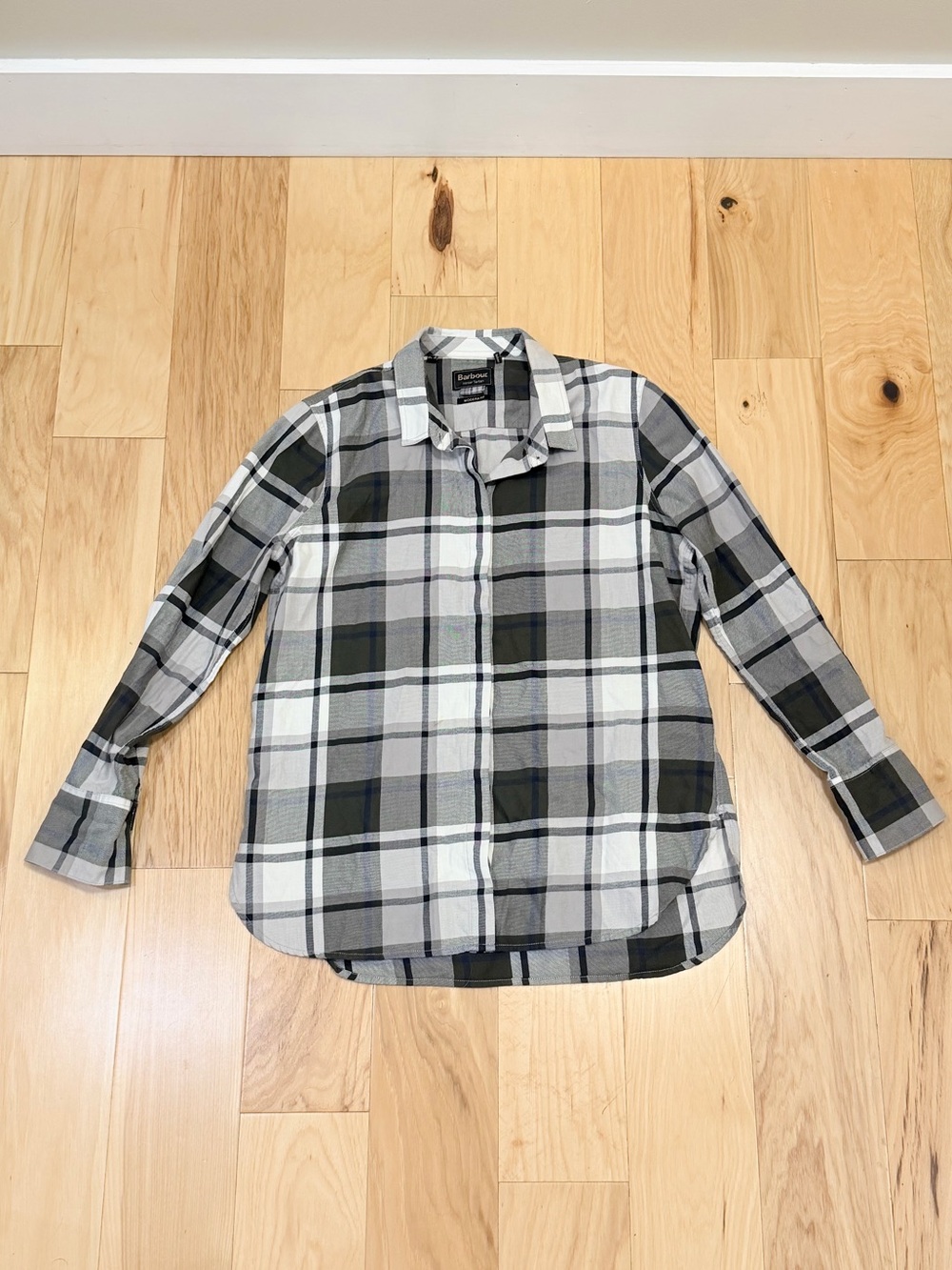 Barbour Women’s Winter Tartan Plaid Modern Fit Button Down Shirt